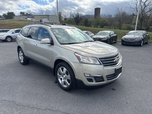 Used 2015 Chevrolet Traverse LTZ image 2