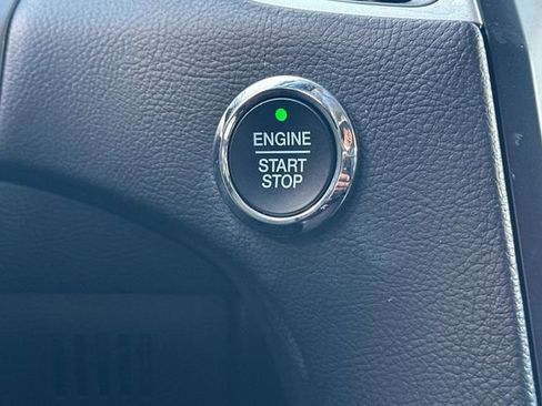 Used 2023 Ford Edge SEL image 25