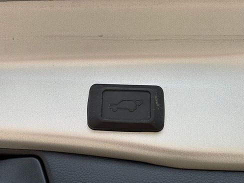 Certified 2023 Toyota RAV4 XLE Premium AWD/4WD image 6