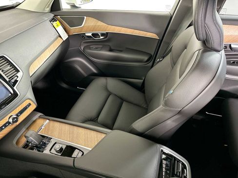 Used 2025 Volvo XC90 B6 Plus w/ Protection Package Premier image 19