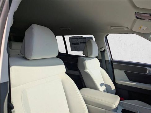 New 2026 Hyundai Santa Fe SE FWD image 21