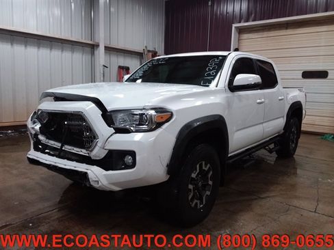 Used 2017 Toyota Tacoma TRD Off-Road w/ Tow Package image 3