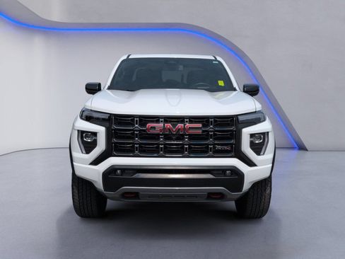 Used 2025 GMC Canyon AT4 w/ Technology Plus Package AWD/4WD image 13