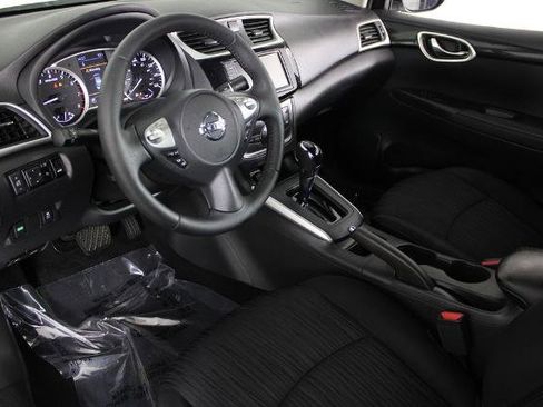 Certified 2019 Nissan Sentra SV FWD image 19