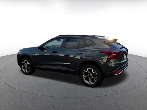 Used 2025 Chevrolet Trax LT image 16