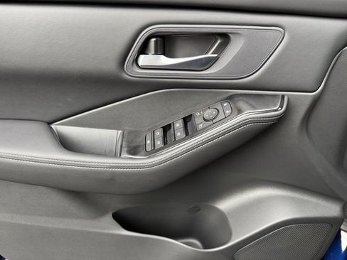 New 2026 Nissan Rogue SV AWD/4WD image 10