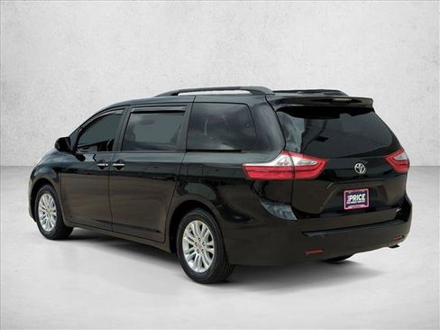 Used 2015 Toyota Sienna XLE FWD image 8