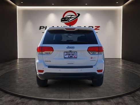 Used 2017 Jeep Grand Cherokee Laredo AWD/4WD image 4