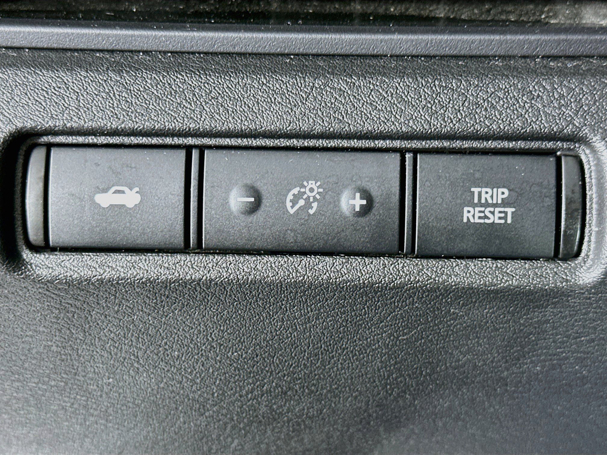 Used 2025 Nissan Altima 2.5 SV FWD image 17