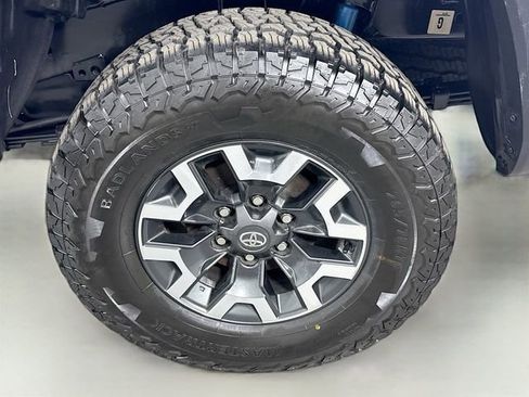 Certified 2023 Toyota Tacoma TRD Off-Road image 28