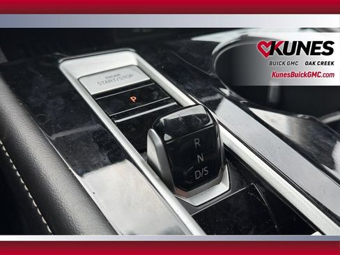 Used 2025 Volkswagen Atlas SE FWD image 30