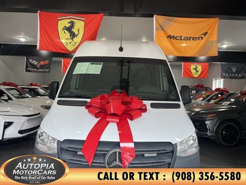 Used 2025 Mercedes-Benz Sprinter 3500 w/ Parking Package image 8