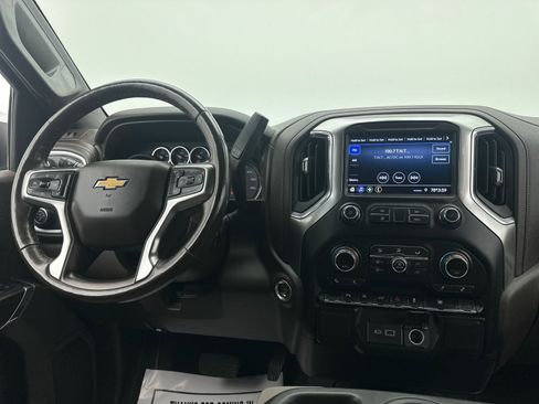 Used 2020 Chevrolet Silverado 1500 LT w/ Convenience Package image 3