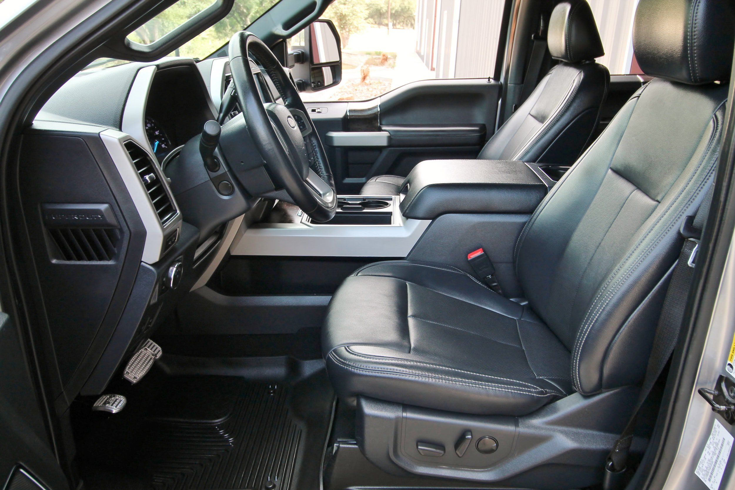 Used 2022 Ford F250 Lariat w/ Lariat Ultimate Package AWD/4WD image 23