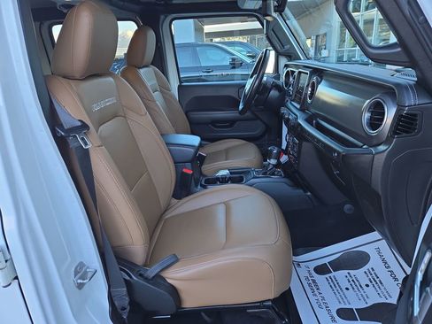 Used 2022 Jeep Wrangler Unlimited Rubicon w/ LED Lighting Group image 16