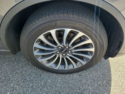 Used 2024 Lincoln Aviator Reserve AWD/4WD image 6