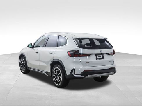 Used 2025 BMW X1 xDrive28i w/ Premium Package image 3
