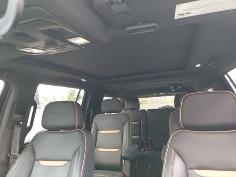 Used 2023 GMC Yukon XL AT4 image 7
