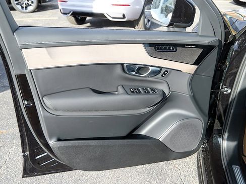 New 2026 Volvo XC90 B6 Plus w/ Protection Package Premier image 10