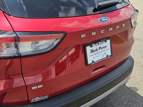 Used 2021 Ford Escape SE image 13