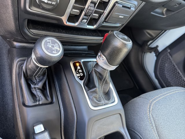 Used 2024 Jeep Wrangler Unlimited Sahara AWD/4WD image 33