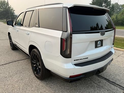 Used 2022 Cadillac Escalade Sport Platinum w/ LPO, ONYX Package AWD/4WD image 3