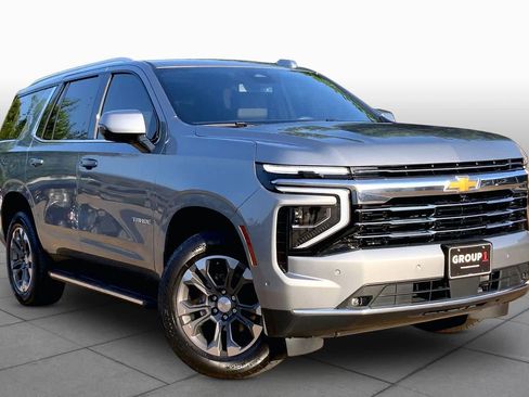 Used 2025 Chevrolet Tahoe LT w/ Comfort Package AWD/4WD image 3