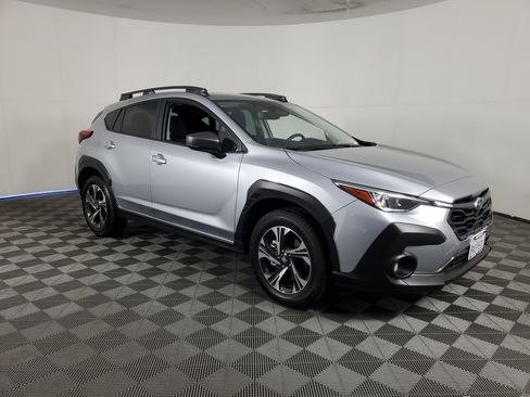 Used 2025 Subaru Crosstrek 2.0i Premium AWD/4WD image 2