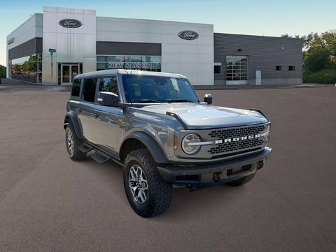 Used 2024 Ford Bronco Badlands AWD/4WD image 2