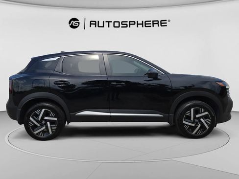 Used 2025 Nissan Kicks SV FWD image 10