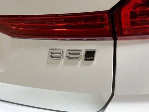 Used 2023 Volvo XC60 B5 Plus AWD/4WD image 28