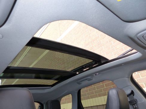 Used 2021 Lincoln Corsair AWD w/ Sport Package image 15