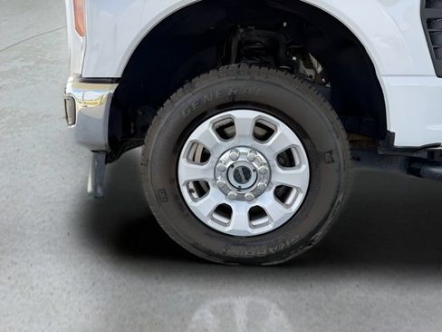 Used 2023 Ford F250 XLT AWD/4WD image 12