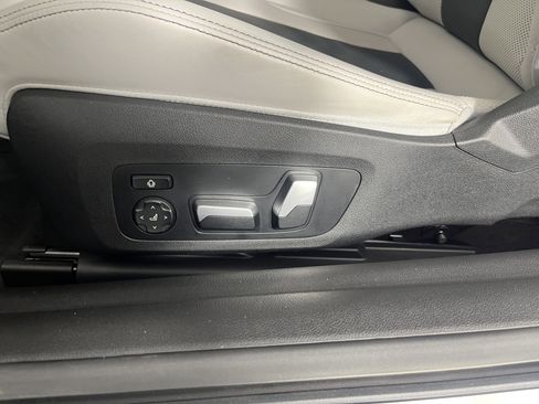 Used 2022 BMW M4 xDrive Competition w/ M Driver's Package image 19