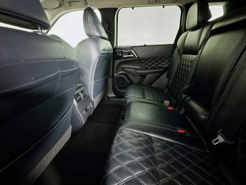 Used 2024 Mitsubishi Outlander SEL Black Edition image 24