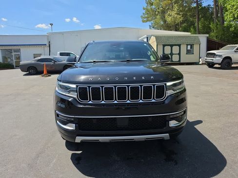 Used 2024 Jeep Wagoneer Series II w/ Flexible Seating Group image 8