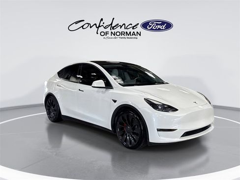 Used 2023 Tesla Model Y Performance image 11