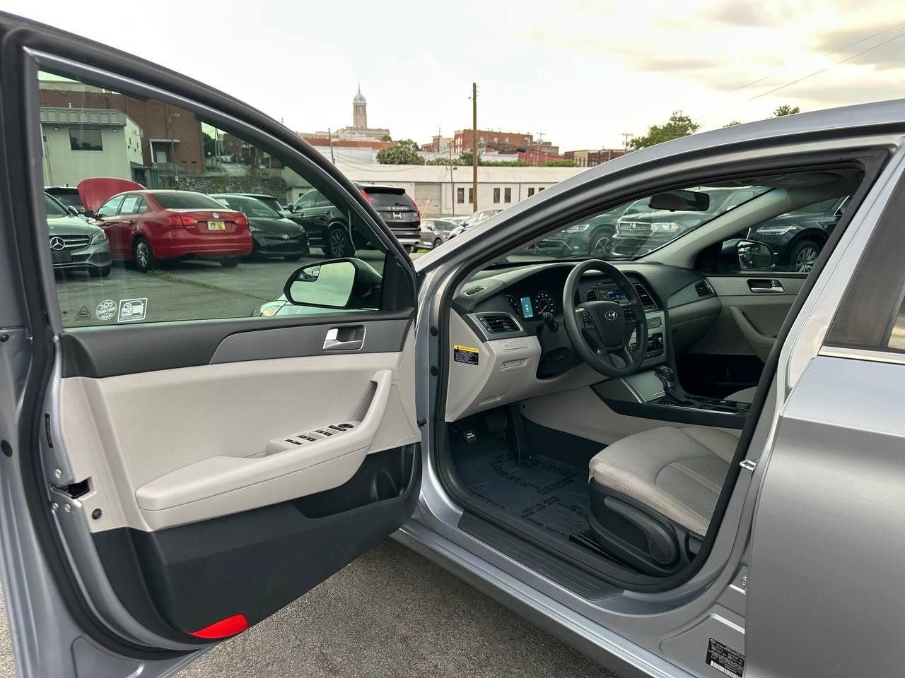 Used 2015 Hyundai Sonata SE FWD image 13