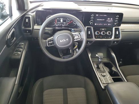 Certified 2023 Kia Sorento LX FWD image 13