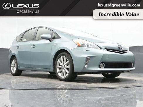 Used 2014 Toyota Prius V Five image 10