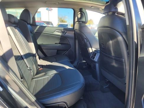 Used 2024 Kia Sportage SX image 12