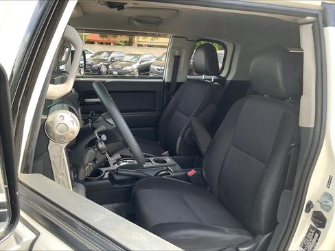 Used 2014 Toyota FJ Cruiser 4WD w/ Convenience Package image 25
