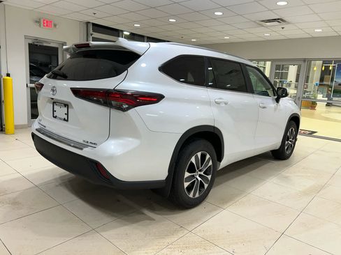New 2026 Toyota Highlander XLE image 5
