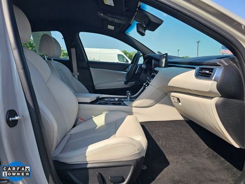 Used 2025 Genesis G70 2.5T AWD/4WD image 30