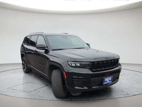 Used 2023 Jeep Grand Cherokee L Laredo AWD/4WD image 3