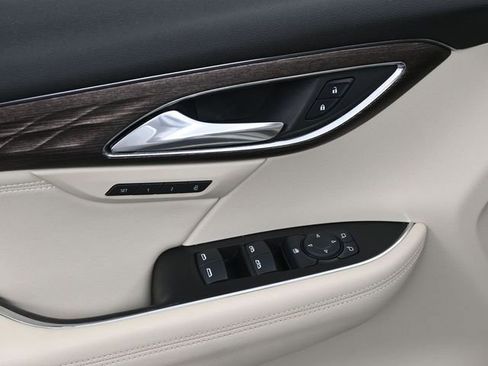 Used 2022 Buick Envision Avenir w/ Technology Package II FWD image 10