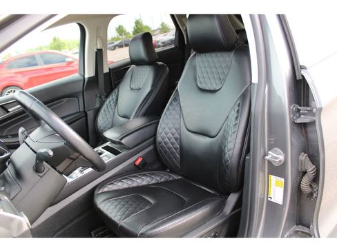 Used 2023 Ford Edge Titanium image 12