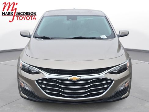 Used 2024 Chevrolet Malibu LT image 3