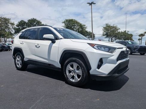 Used 2020 Toyota RAV4 XLE w/ Convenience Package FWD image 2