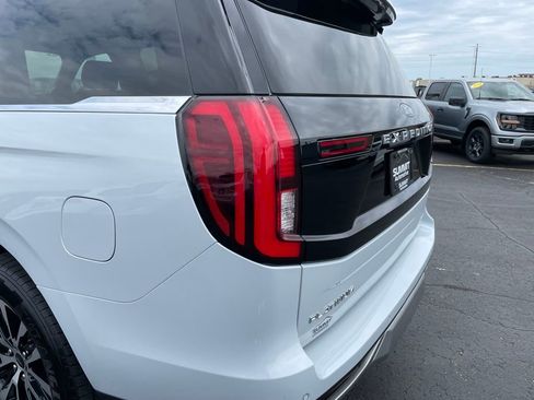 Used 2025 Ford Expedition Platinum AWD/4WD image 49